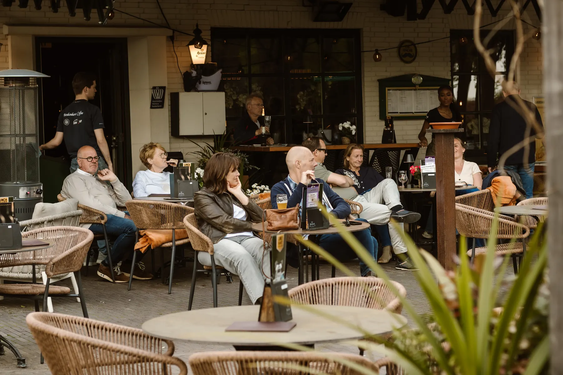Gezellig vol terras van Eetcafé Plexat